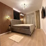 Noir De Luxe Daire