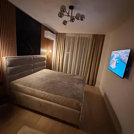 Noir De Luxe تريبينيي