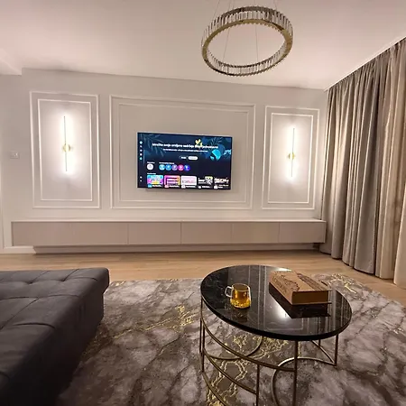 Noir De Luxe شقة تريبينيي