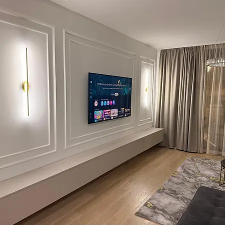 Noir De Luxe تريبينيي