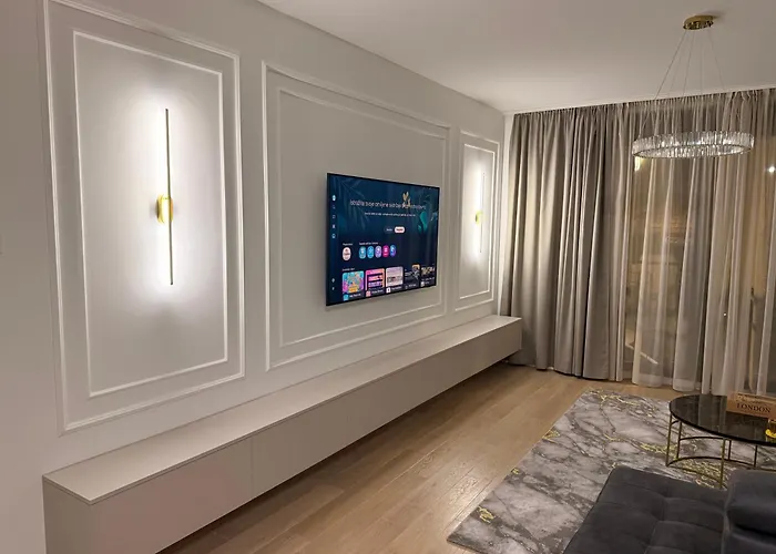 Noir De Luxe تريبينيي